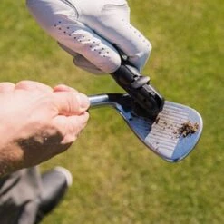 Frogger Brush Pro With Catch Latch -Wilson Shop FROGGER GOLF BRUSHPRO MAIN