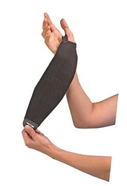 Mueller Sport Care Wraparound Moderate Wrist Support 7 Mueller Sport Care Wraparound Moderate Wrist Support -Wilson Shop Mueller Adjustable Wrist Support 3