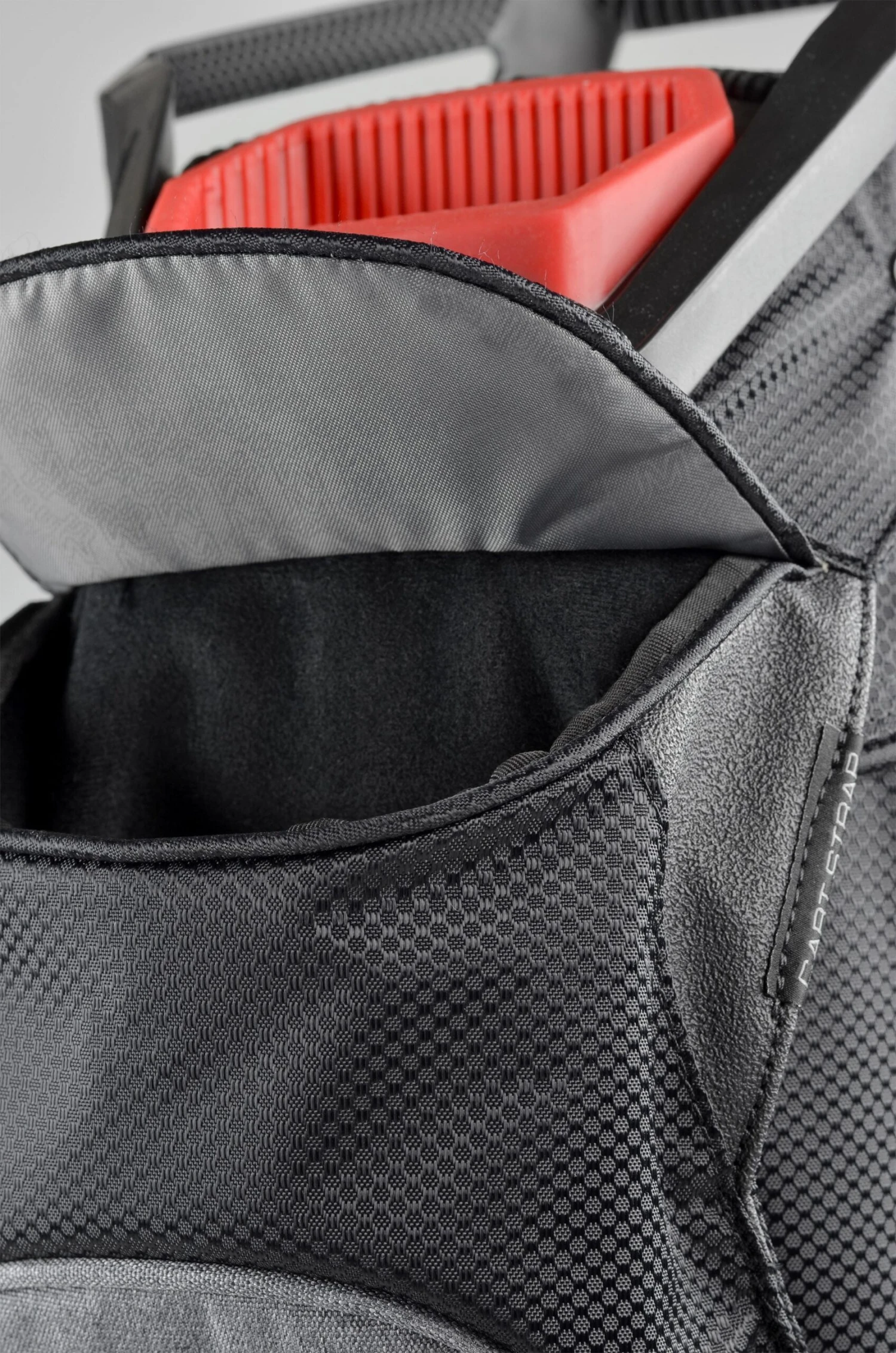 Sun Mountain C-130 14-Way Divided Golf Cart Bag 13 Sun Mountain C-130 14-Way Divided Golf Cart Bag - Image 13